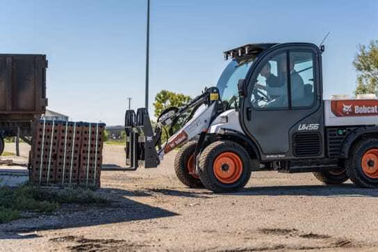 2024 Bobcat Pallet Fork - Floating Pin Carriage, 48" - Image 3