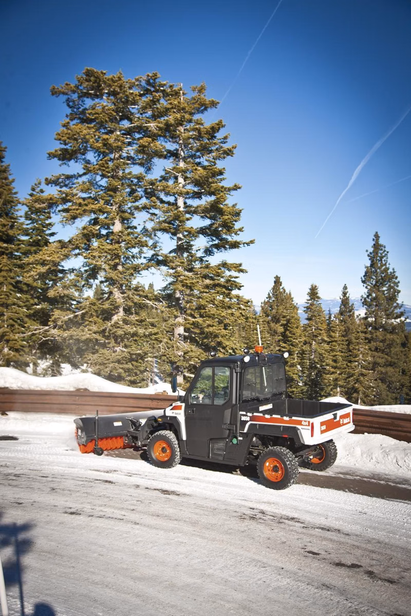 2023 Bobcat Angle Broom - 70" - Image 6