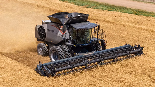 2024 Gleaner 9335 - Image 2