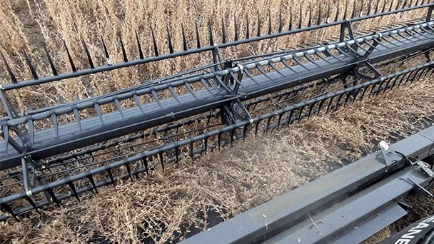 2023 Gleaner 9330 - Image 6
