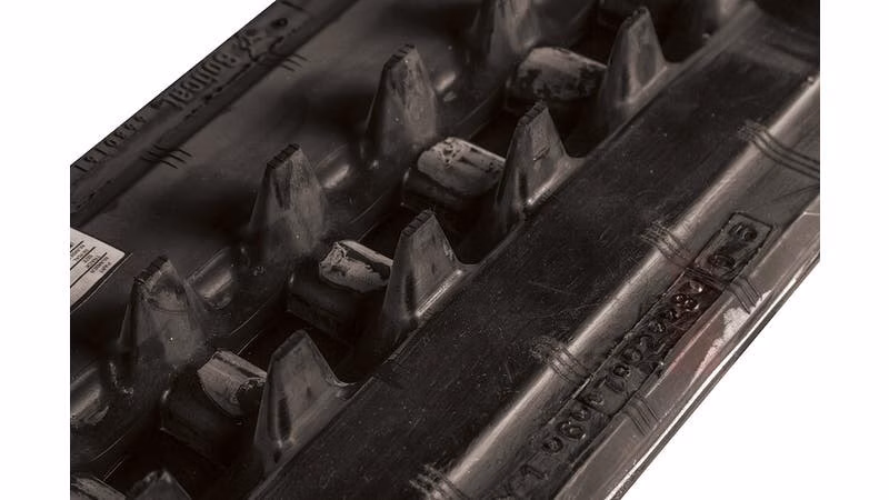 2025 Bobcat 7 Inch C-Pattern Premium MT Loader Track (180 x 72 x 39) (7009964) - Image 7