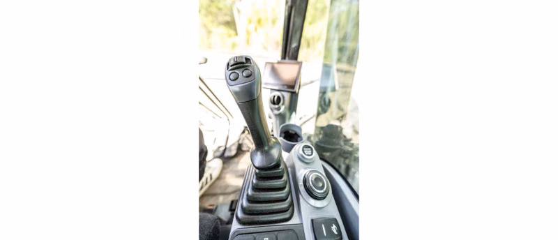 2025 Bobcat E220 - Image 22