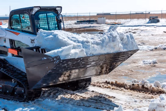 2025 Bobcat Light Material Bucket - JRB, 5.5YD, 120", Bolt-On Cutting Edge - Image 3
