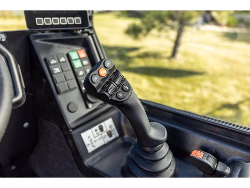 2026 Bobcat L35 - Image 9