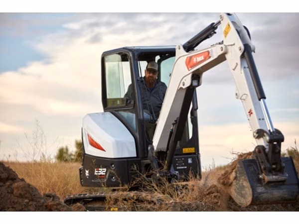 2026 Bobcat E32 (Extendable Arm) - Image 2