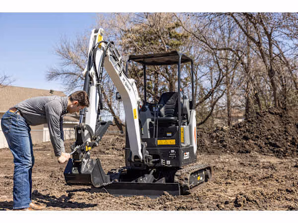 2026 Bobcat Mechanical Pin-Grabber Coupler - Image 3