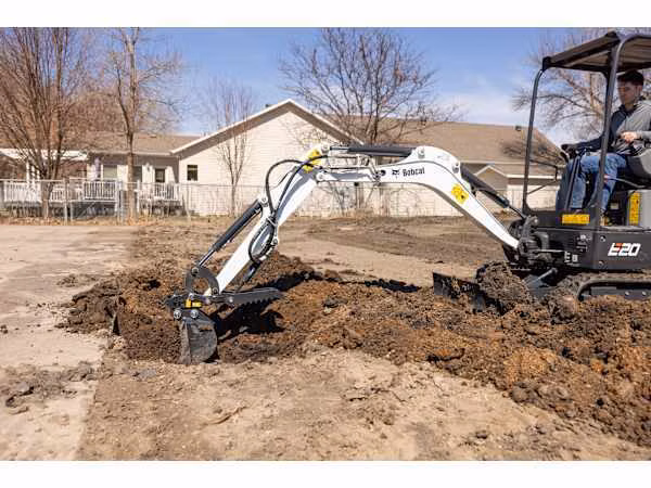 2026 Bobcat Mechanical Pin-Grabber Coupler - Image 5